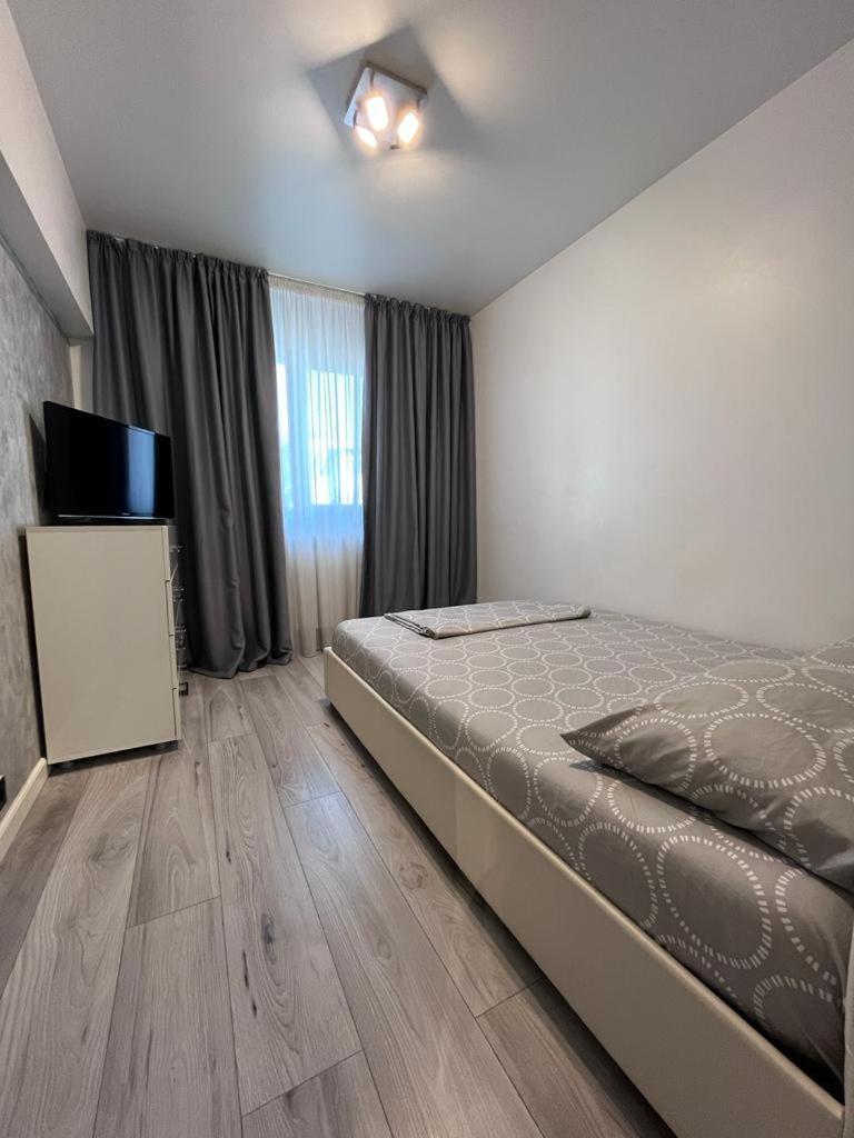 Elegant & Silver Luxury Apartament Крайова Экстерьер фото